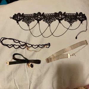 Bundle of 4 chokers